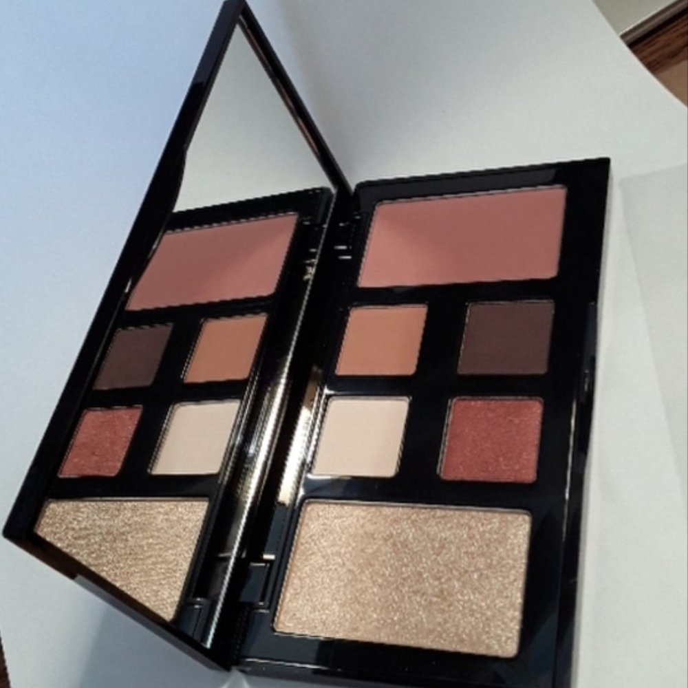Tarte Gilded Gifts Amazonian Clay Palette NWT - Picture 4 of 8